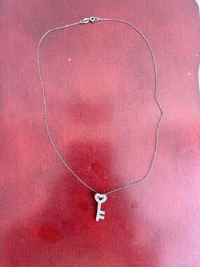 925 Sterling Silver Diamond Heart Shape Key Pendant Necklace with 18" Chain
